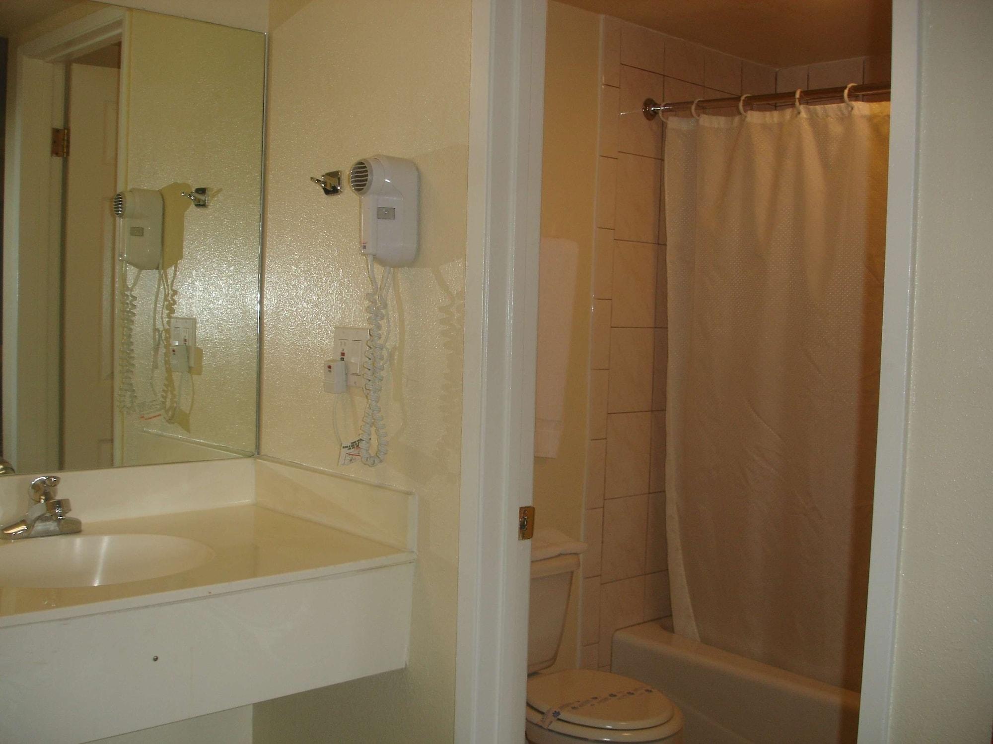 Rivera Inn & Suites Motel Pico Rivera Bagian luar foto