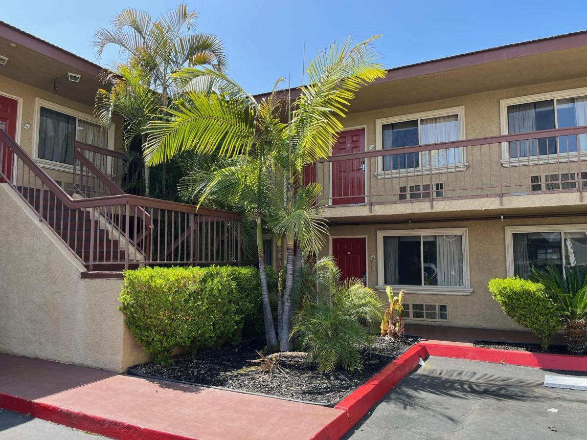 Rivera Inn & Suites Motel Pico Rivera Bagian luar foto