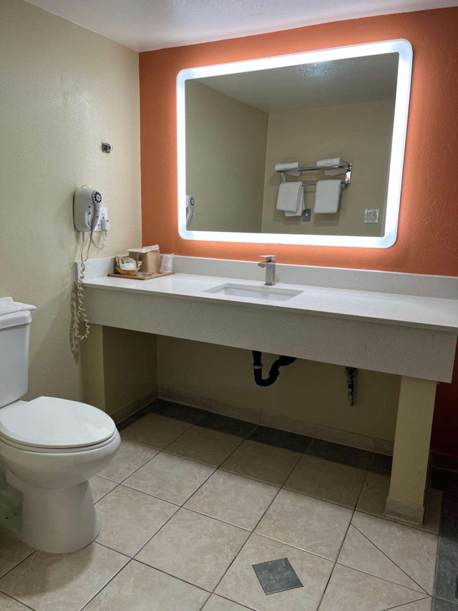 Rivera Inn & Suites Motel Pico Rivera Bagian luar foto