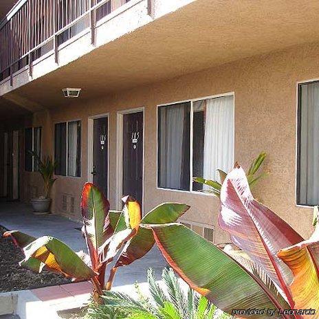 Rivera Inn & Suites Motel Pico Rivera Bagian luar foto