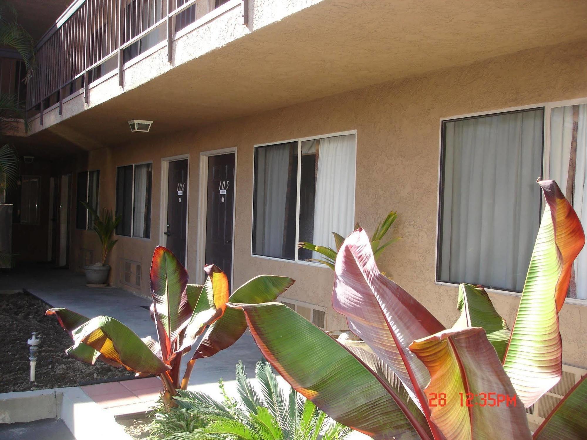 Rivera Inn & Suites Motel Pico Rivera Bagian luar foto